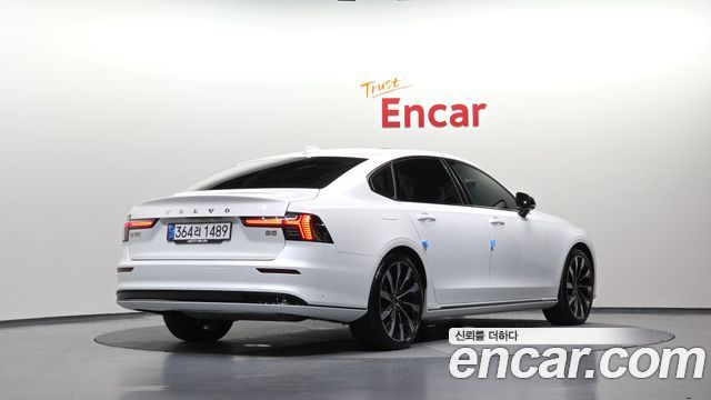 Volvo S90 2026 — photo 2