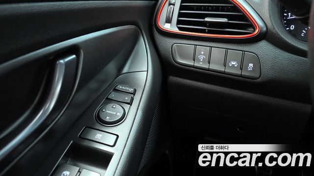 Hyundai i30 2020 — photo 17