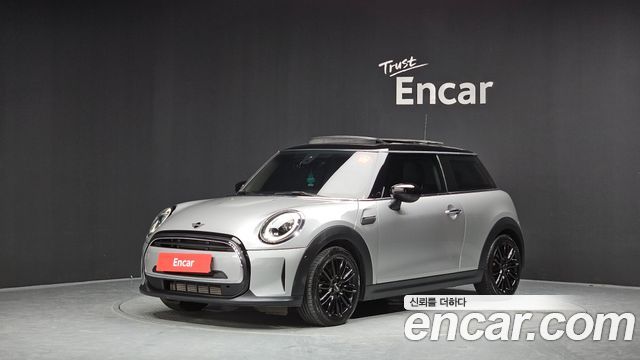 Mini Cooper 2024 — photo 1