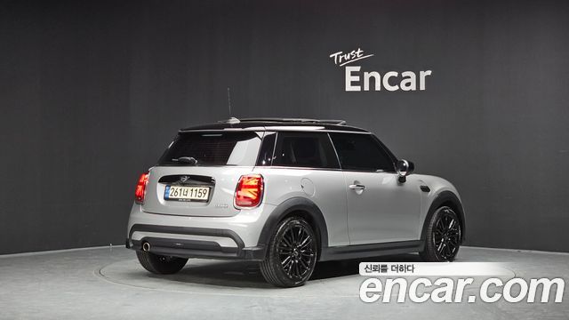 Mini Cooper 2024 — photo 2