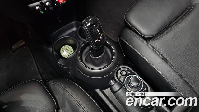 Mini Cooper 2024 — photo 9