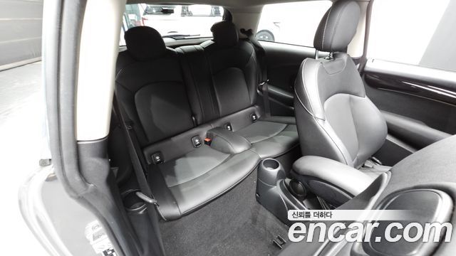 Mini Cooper 2024 — photo 11