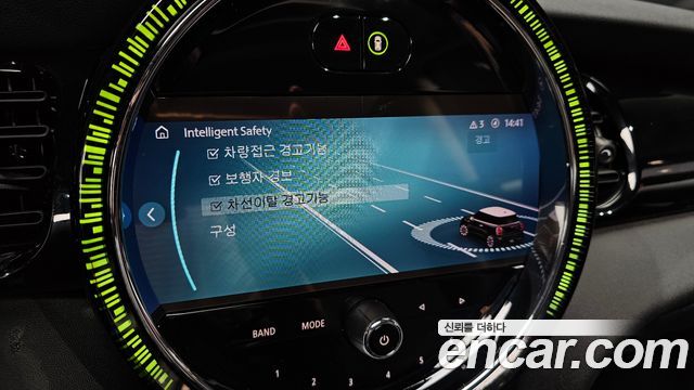 Mini Cooper 2024 — photo 16