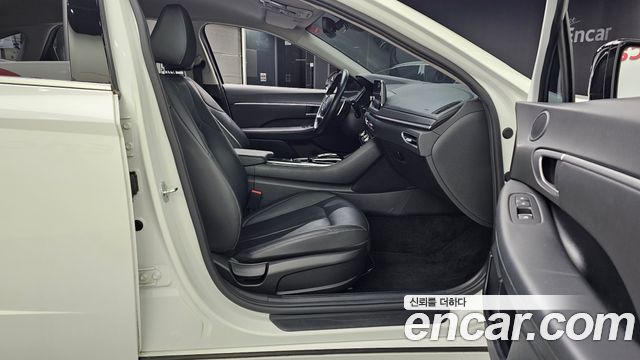 Hyundai Sonata 2022 — photo 11