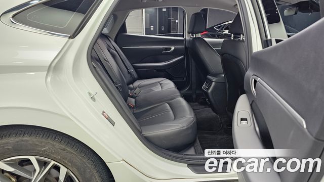 Hyundai Sonata 2022 — photo 12