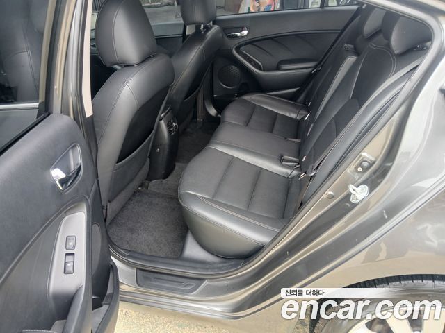 Kia K3 2013 — photo 7