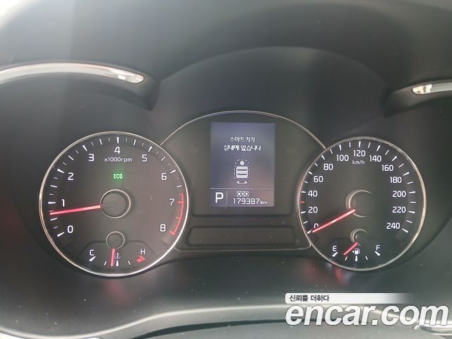 Kia K3 2013 — photo 16