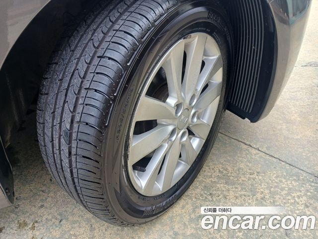 Kia K3 2013 — photo 18
