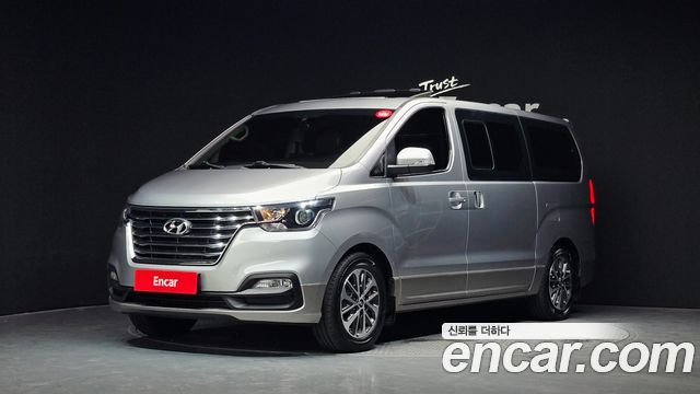 Hyundai Starex 2019 — photo 1
