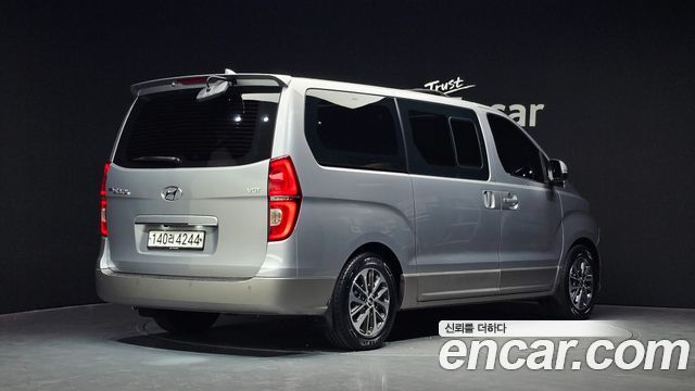 Hyundai Starex 2019 — photo 2