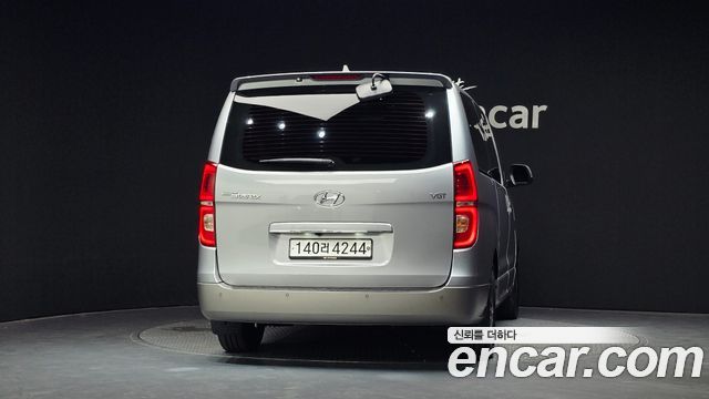 Hyundai Starex 2019 — photo 4