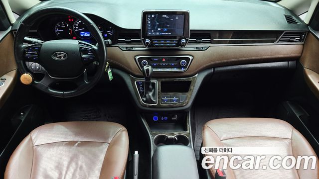 Hyundai Starex 2019 — photo 10