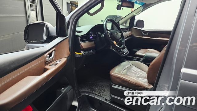 Hyundai Starex 2019 — photo 13