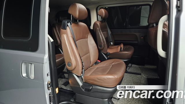 Hyundai Starex 2019 — photo 17