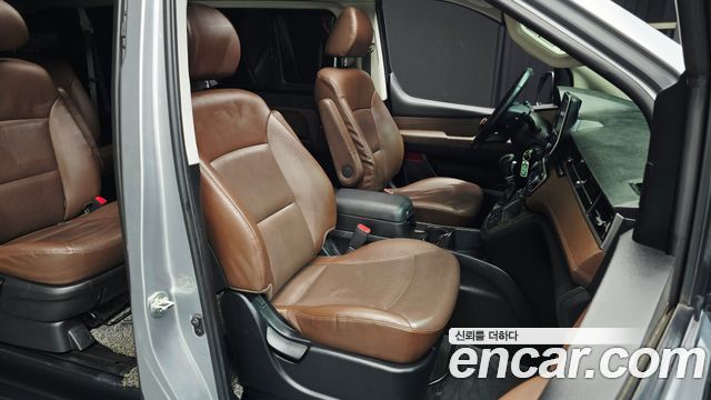 Hyundai Starex 2019 — photo 26