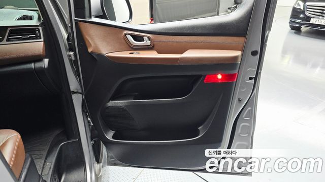 Hyundai Starex 2019 — photo 15