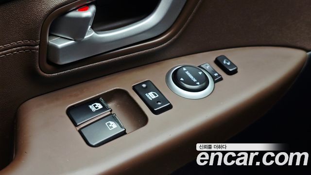 Hyundai Starex 2019 — photo 29