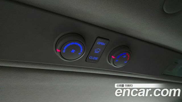 Hyundai Starex 2019 — photo 30
