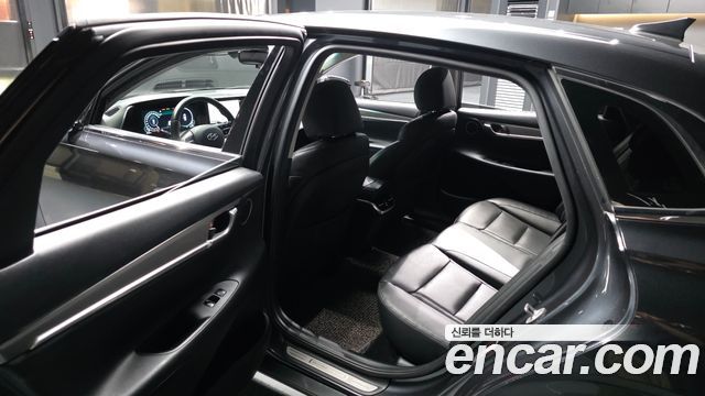 Hyundai Grandeur 2023 — photo 16