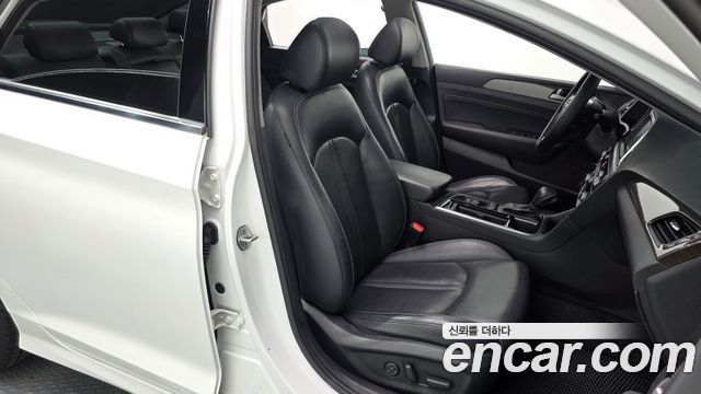 Hyundai Sonata 2019 — photo 16