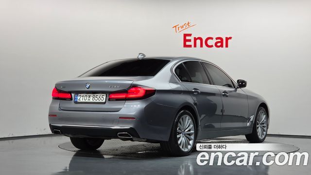 BMW 5-Series 2023 — photo 2