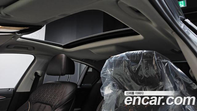 BMW 5-Series 2023 — photo 19