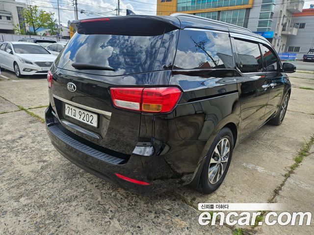 Kia Canival 2018 — photo 3