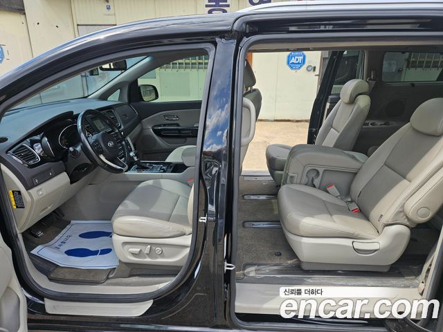 Kia Canival 2018 — photo 7