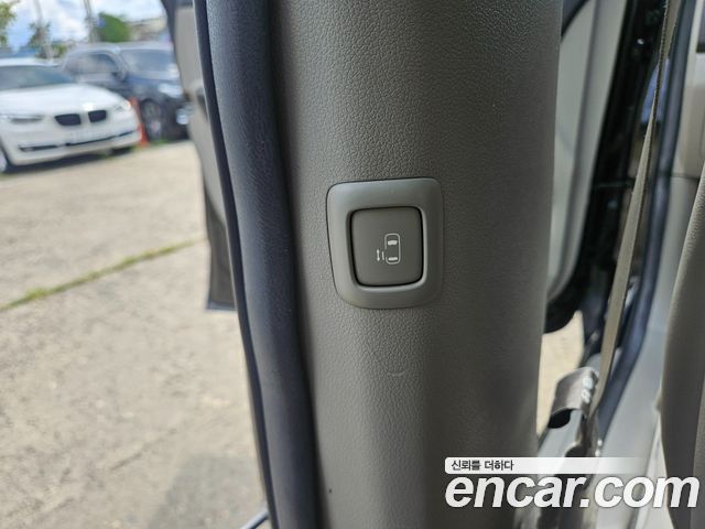 Kia Canival 2018 — photo 18