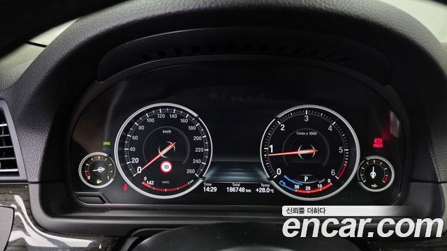 BMW 5-Series 2014 — photo 8