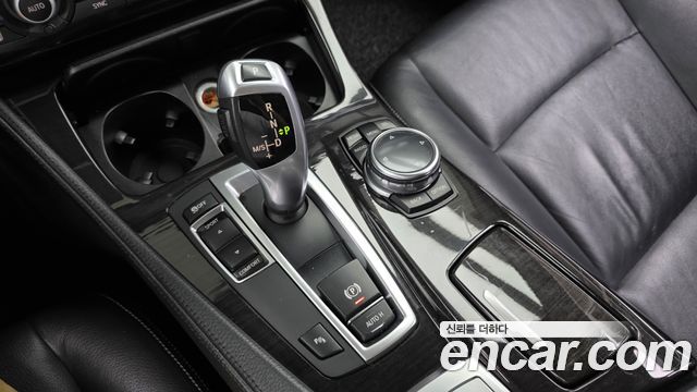BMW 5-Series 2014 — photo 9