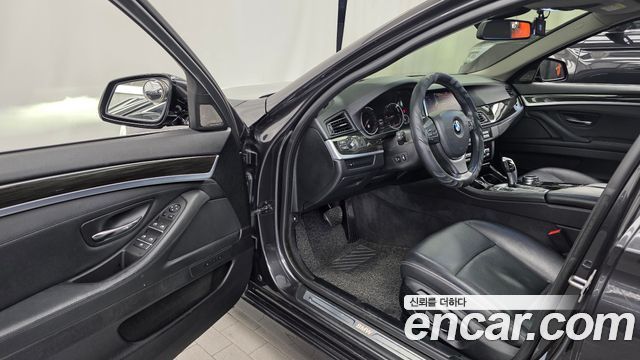 BMW 5-Series 2014 — photo 10
