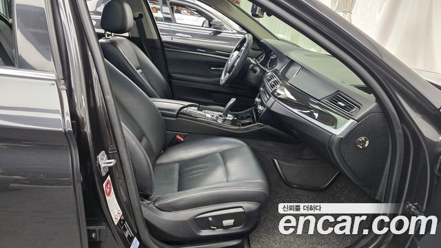 BMW 5-Series 2014 — photo 11