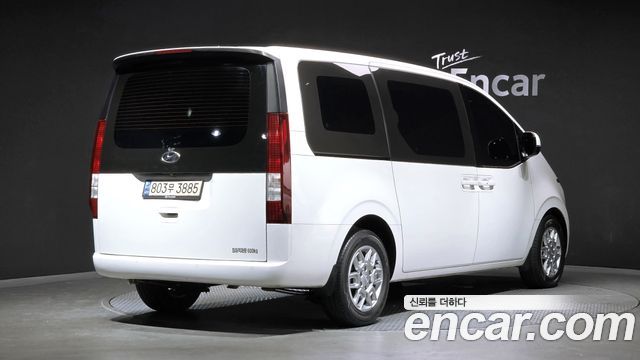 Hyundai Staria 2022 — photo 2
