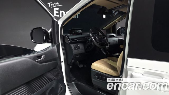 Hyundai Staria 2022 — photo 10
