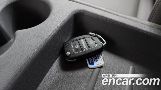 Hyundai Starex 2019 — photo 24