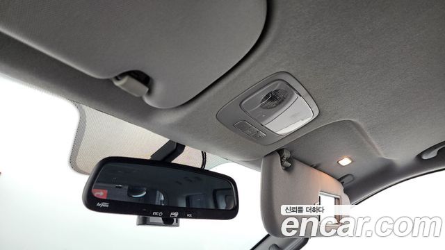 Hyundai Starex 2019 — photo 25