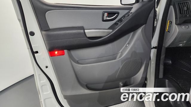 Hyundai Starex 2019 — photo 14