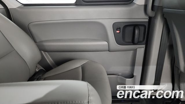 Hyundai Starex 2019 — photo 15