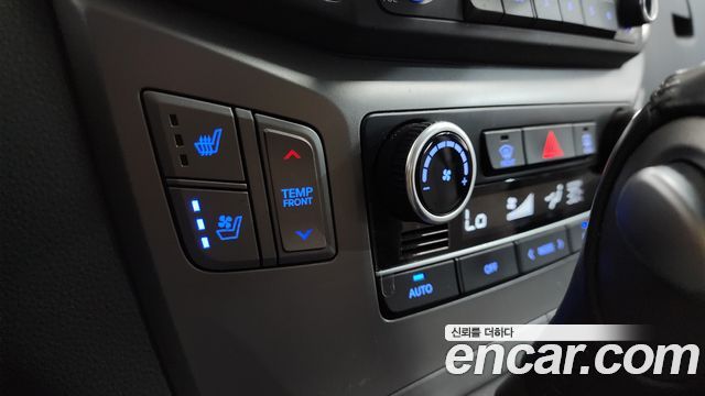 Hyundai Starex 2019 — photo 29