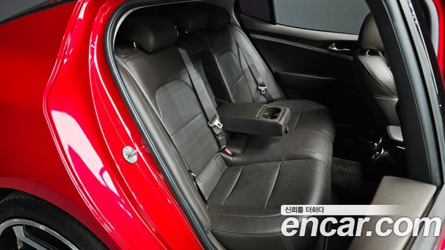Kia Stinger 2018 — photo 17