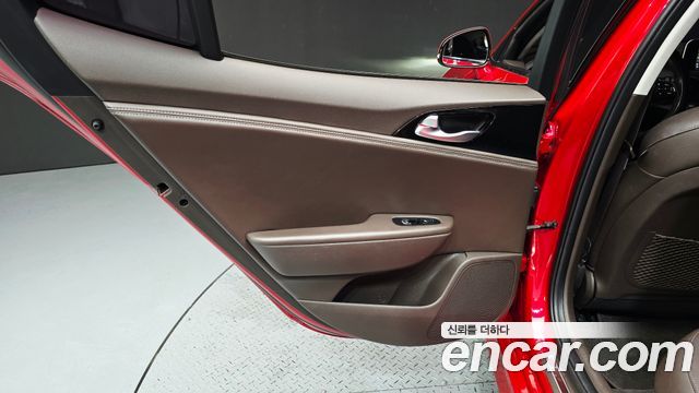 Kia Stinger 2018 — photo 15