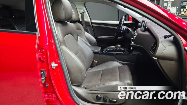 Kia Stinger 2018 — photo 16