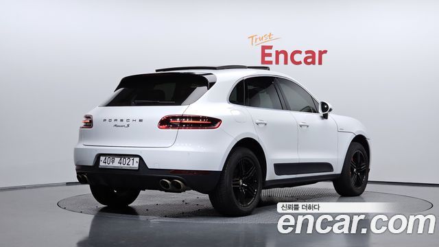 Porsche Macan 2017 — photo 2