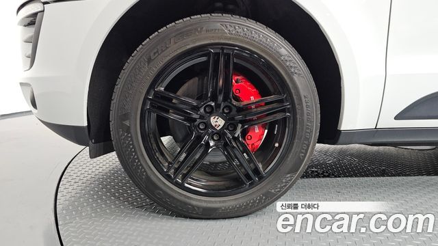 Porsche Macan 2017 — photo 5