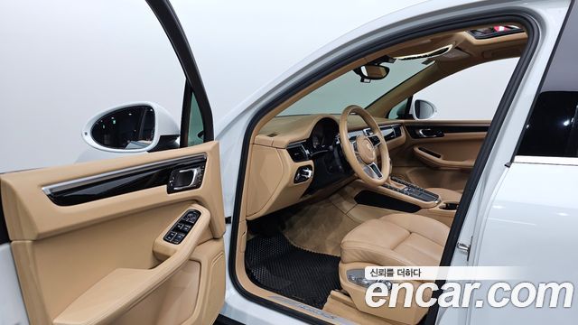 Porsche Macan 2017 — photo 10