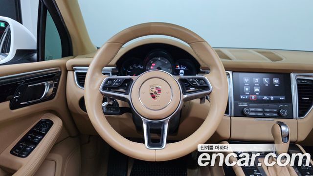 Porsche Macan 2017 — photo 13