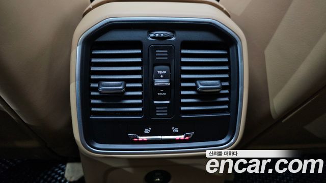 Porsche Macan 2017 — photo 17