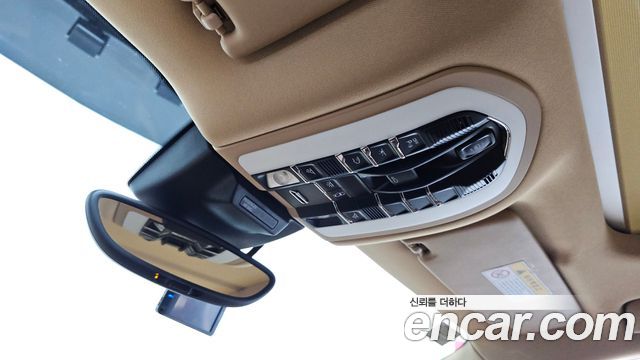 Porsche Macan 2017 — photo 18