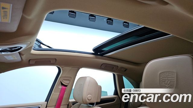 Porsche Macan 2017 — photo 19